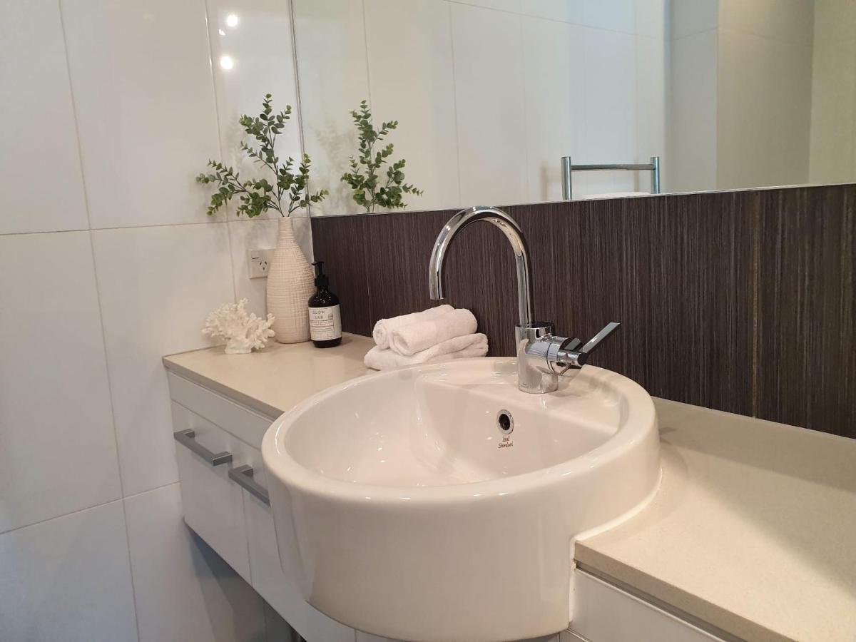 Stylish Haven Luxury Interiors In Prime Location Apartment Queenstown Ngoại thất bức ảnh