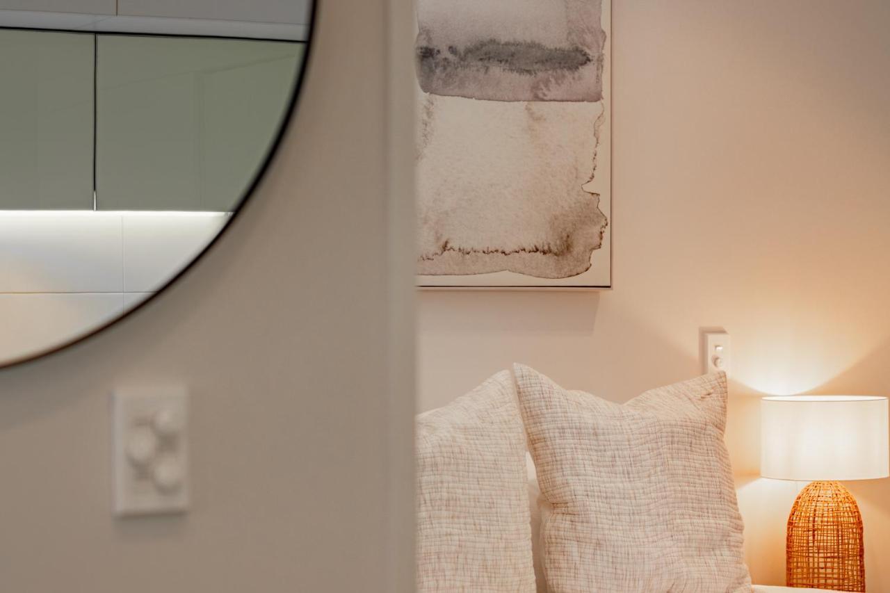 Stylish Haven Luxury Interiors In Prime Location Apartment Queenstown Ngoại thất bức ảnh