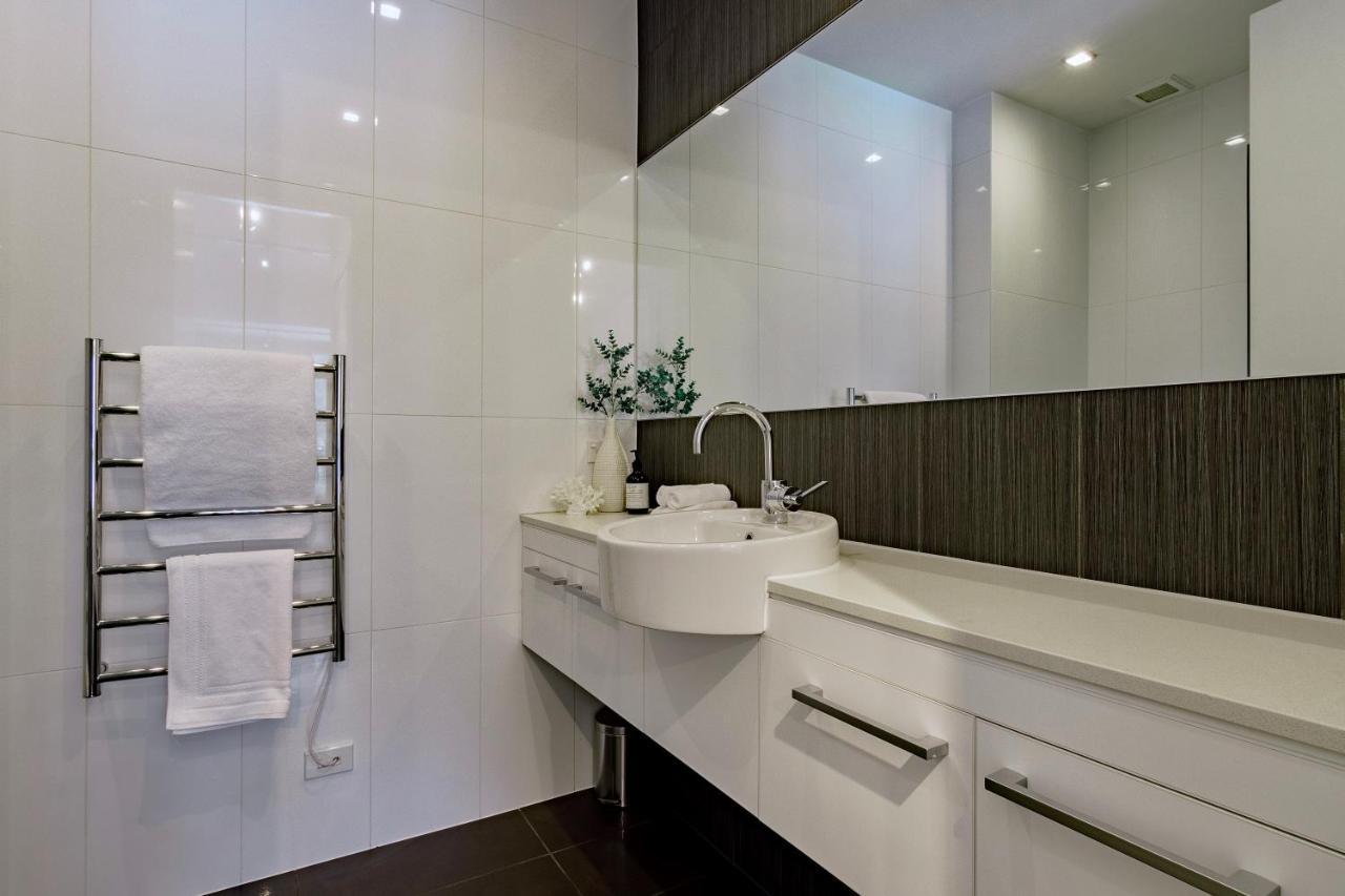Stylish Haven Luxury Interiors In Prime Location Apartment Queenstown Ngoại thất bức ảnh