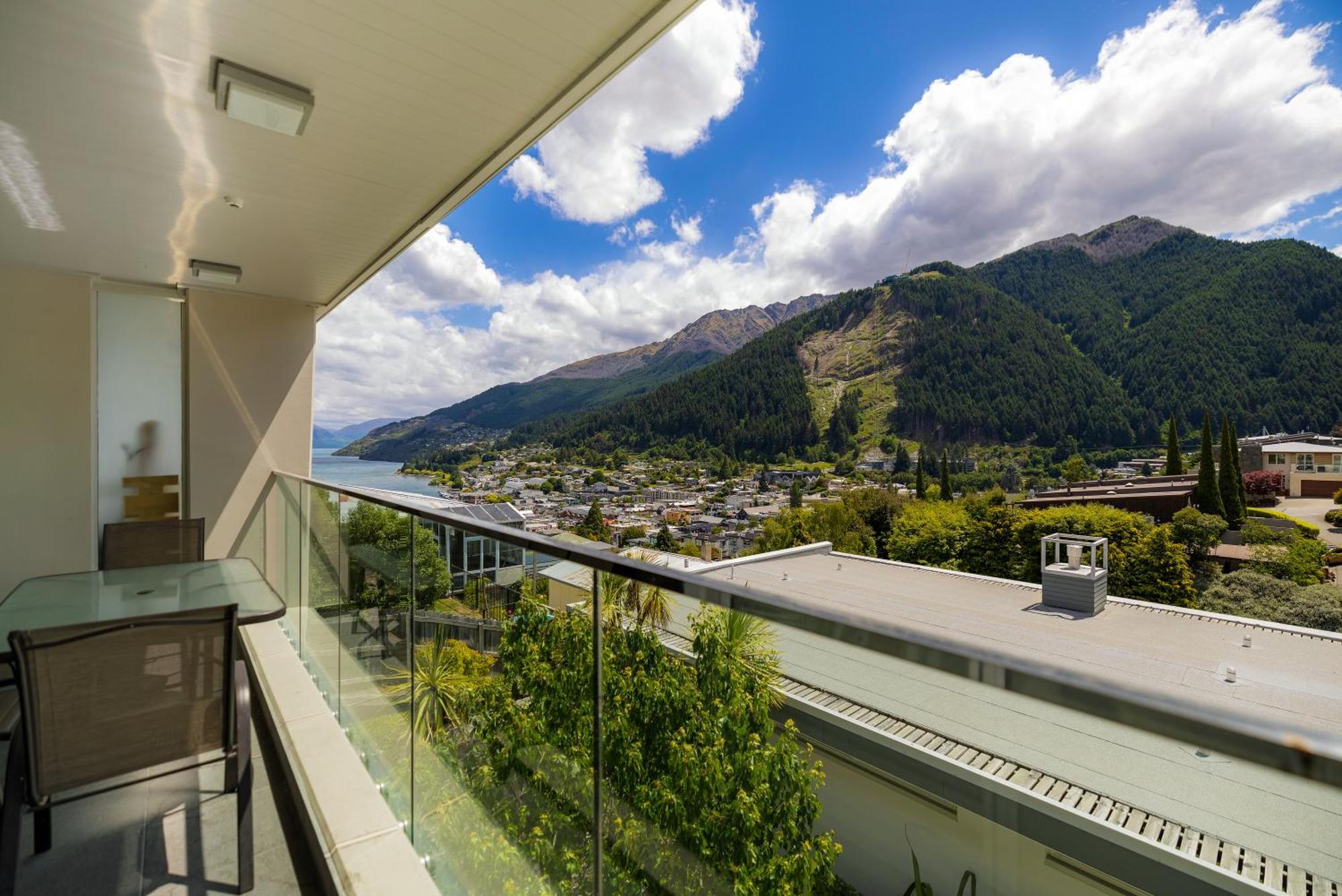 Stylish Haven Luxury Interiors In Prime Location Apartment Queenstown Ngoại thất bức ảnh